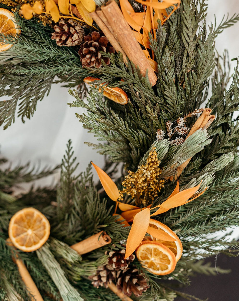 Corona navidad adviento flores preservadas tuya naranja piña canela 